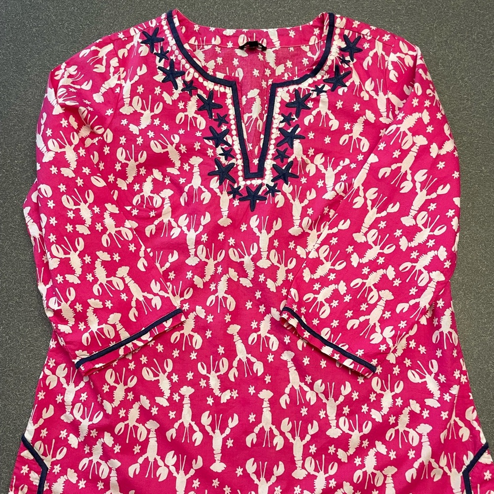 Adorable Talbots lightweight tunic with lobsters and embroidered starfish Size M